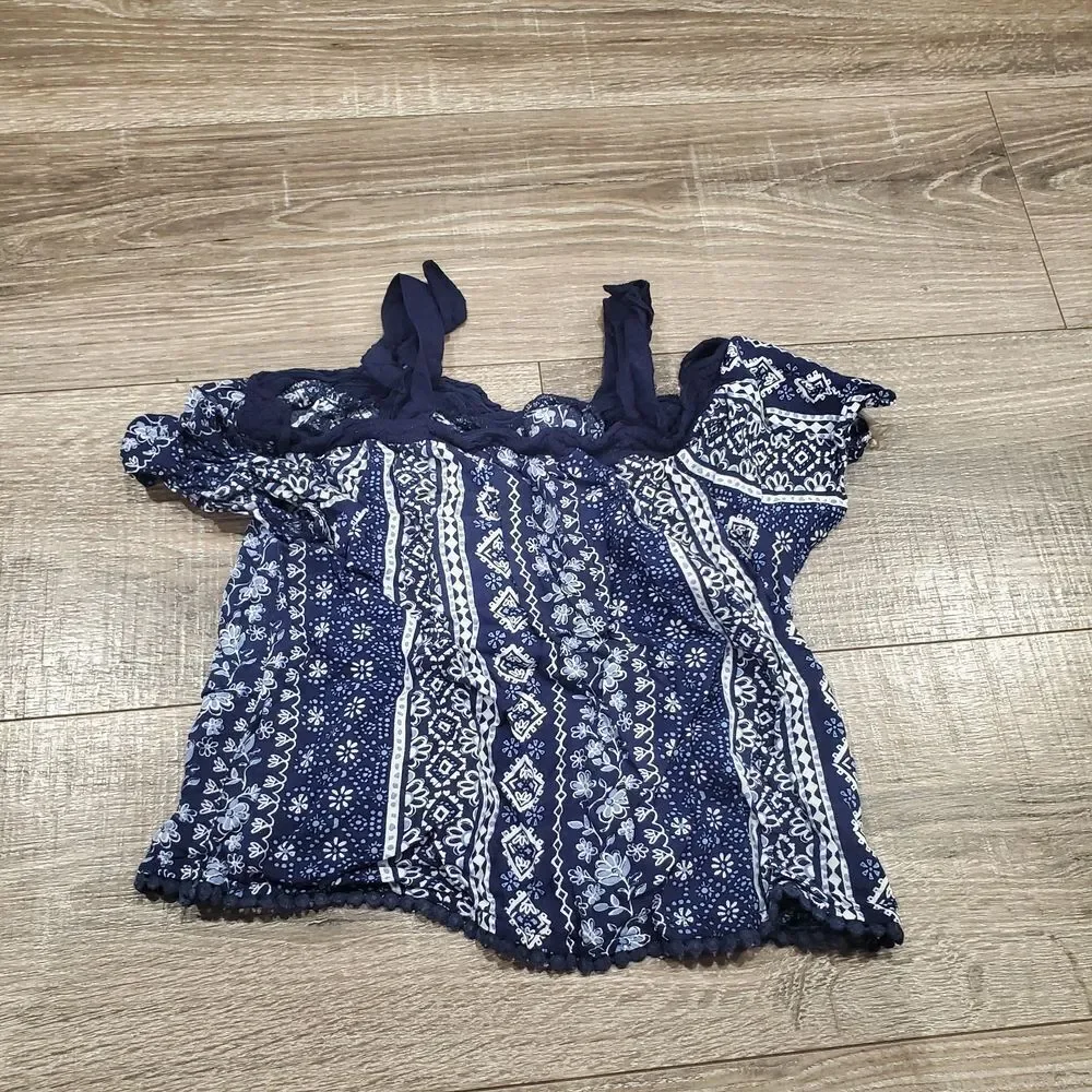 Girls Justice 2 Piece outfit Size 8  Navy and White Floral Patterned Apparel